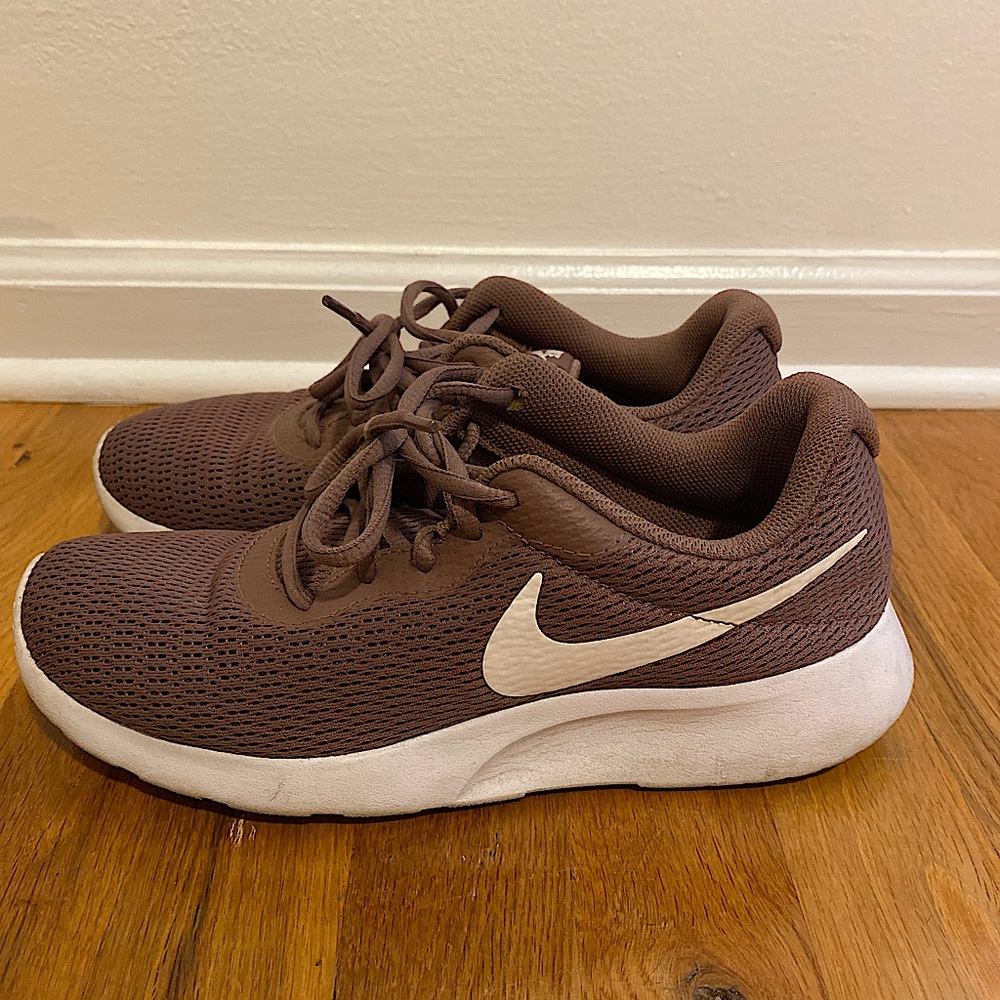 Nike Rose Gold/ Maud Sneakers